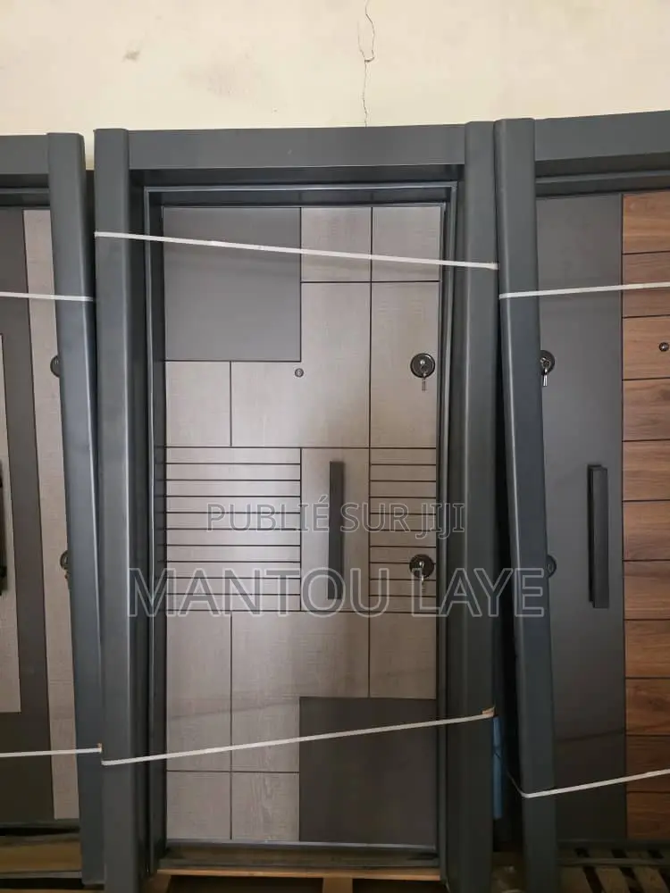 Porte PVC Et Porte Blindée