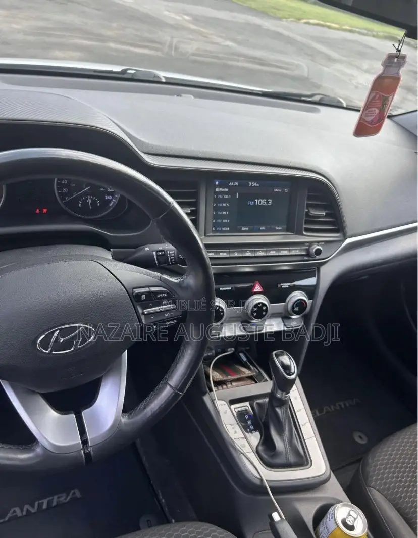 Hyundai Elantra 2019 Blanc