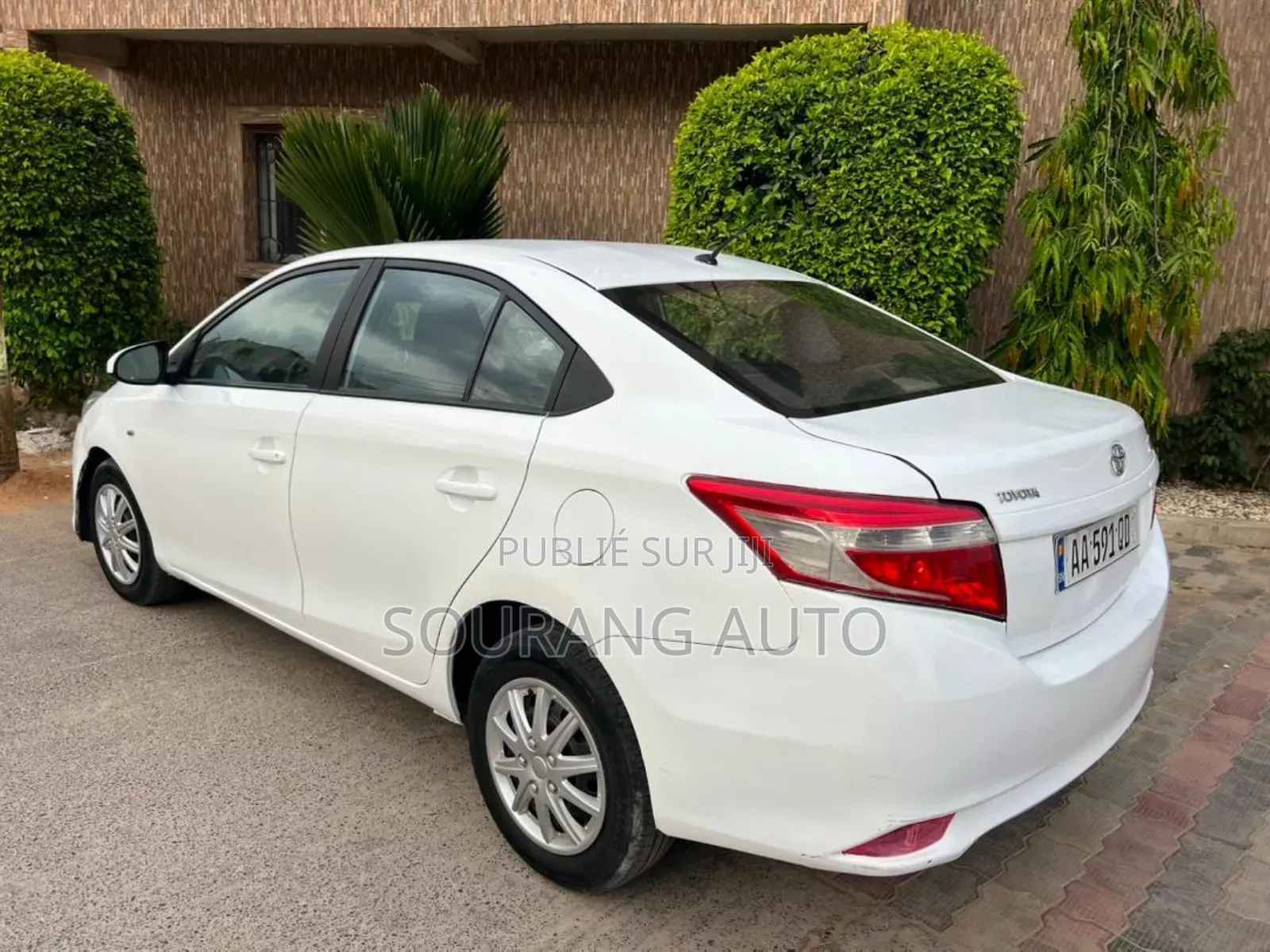 Toyota Yaris L Hatchback 5dr 2018 Blanc