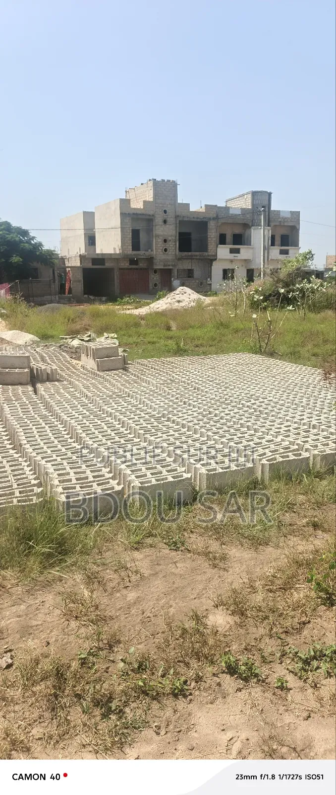 Deux Terrains Jumellés