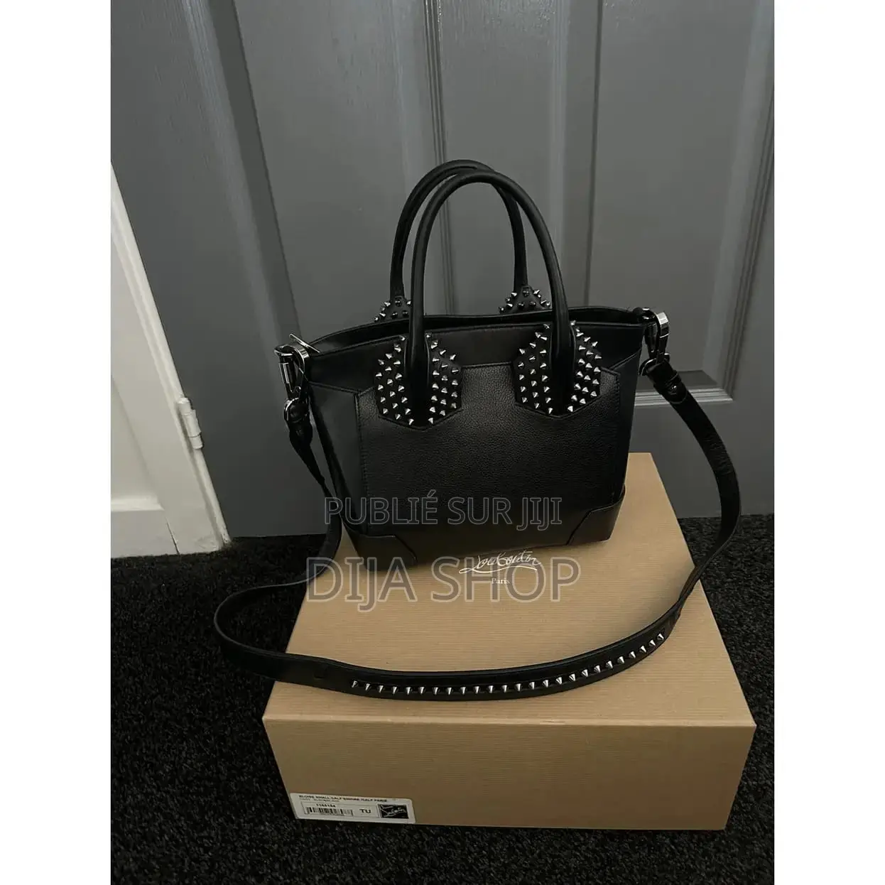 Sac De Class Marque Louboutin ——31cm
