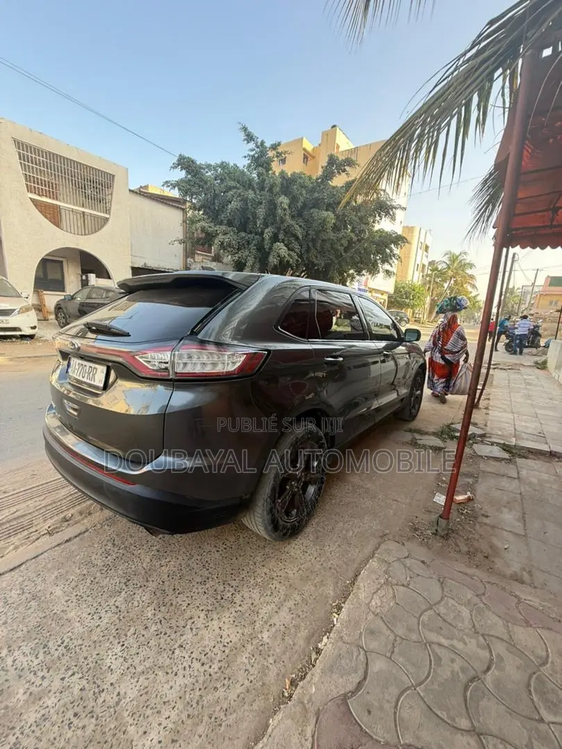 Ford Edge SE 4dr SUV (2.0L 4cyl Turbo 6A) 2015 Gris