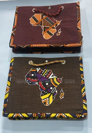 Sacs Artisanaux Disponibles Au