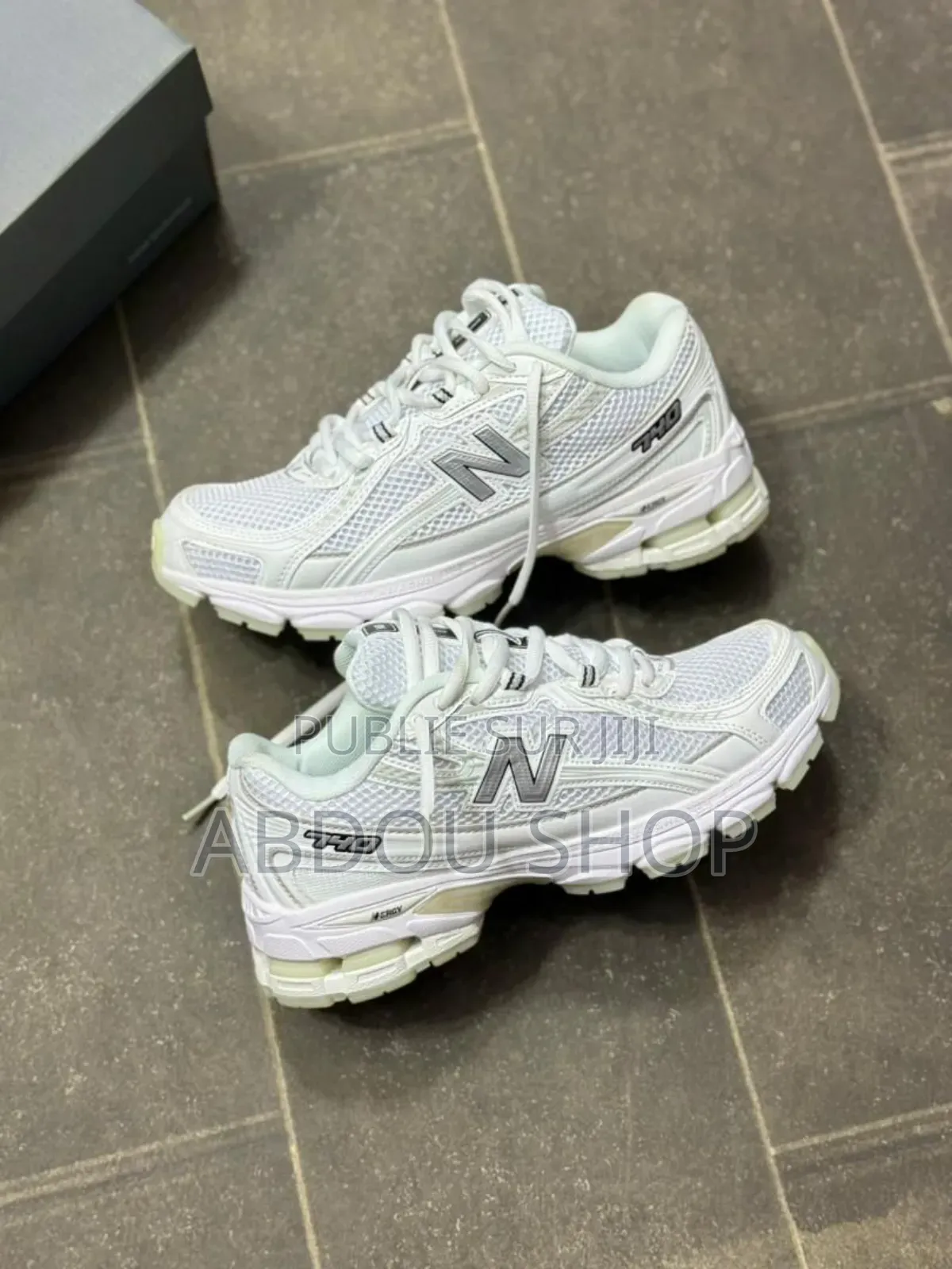 New Balance 740 Disponible