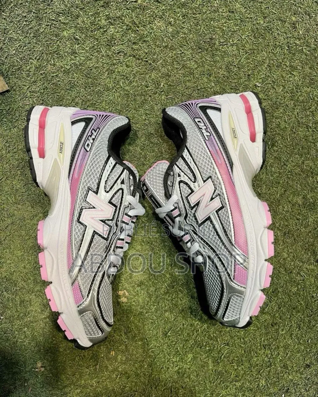 New Balance 740 Disponible