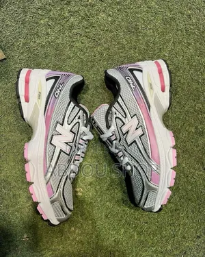 New Balance 740 Disponible