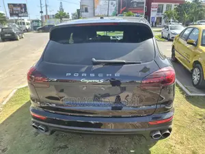 Porsche Cayenne S AWD 2017 Black