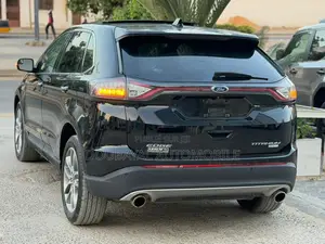Photo - Ford Edge Titanium 4dr AWD 2017 Noir Mat