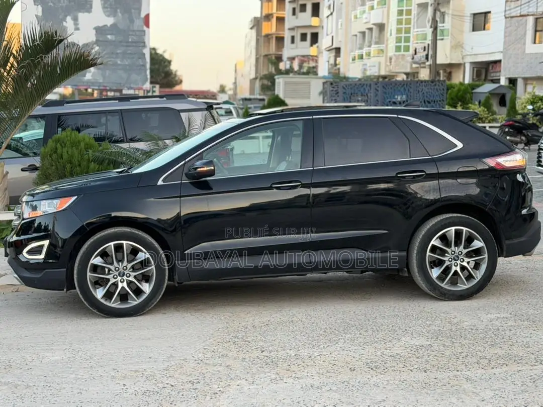 Ford Edge Titanium 4dr AWD 2017 Noir Mat