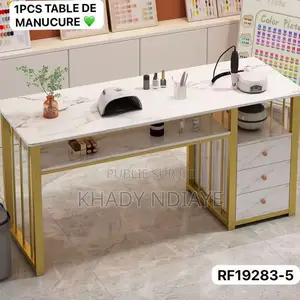 Photo - Table Avec Tiroirs