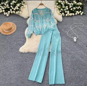 Bas Large Et Pull En Léne