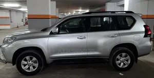 Toyota Land Cruiser Prado 2019 Gris