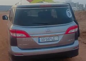 Nissan Quest 2012 Doré