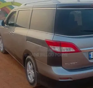 Nissan Quest 2012 Doré