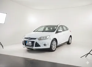 Ford Focus 2012 Blanc cassé