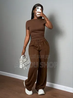 Photo - Ensemble 2 Pièce Femme T-Shirt Et Pantalons Large