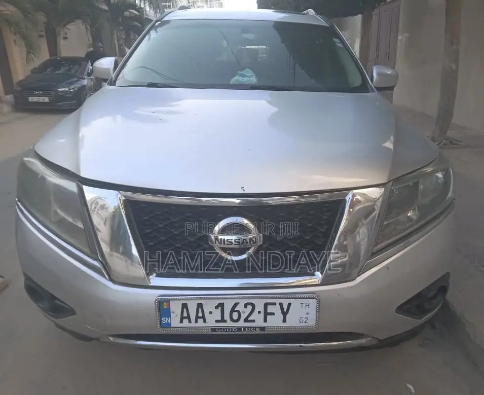 Nissan Pathfinder 2015 Gris