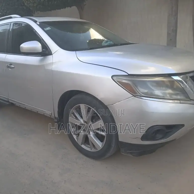 Nissan Pathfinder 2015 Gris