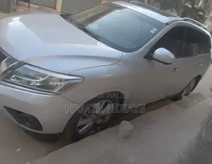 Nissan Pathfinder 2015 Gris