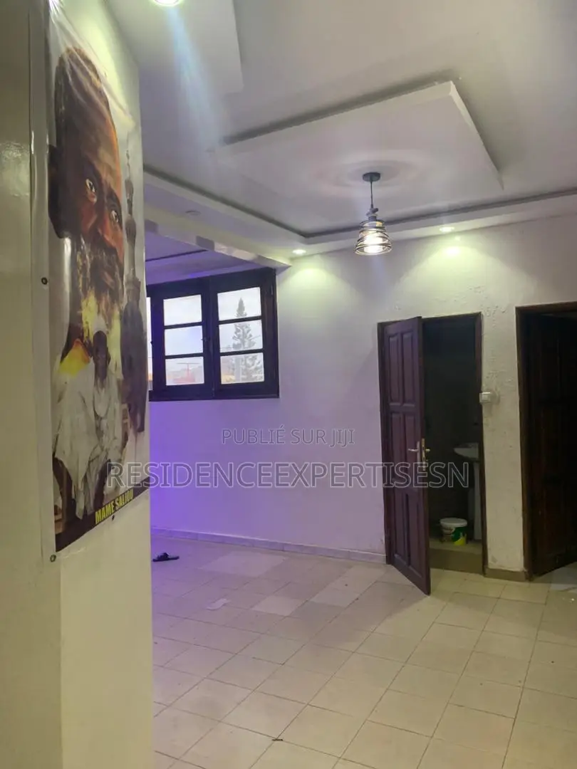 2chbre Appartement dans Ouakam à Louer