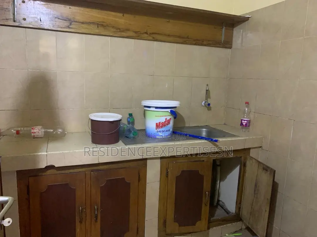 2chbre Appartement dans Ouakam à Louer