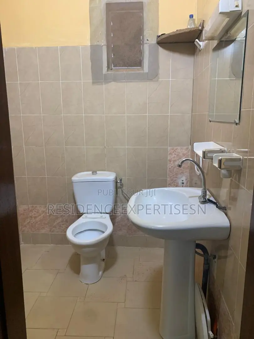 2chbre Appartement dans Ouakam à Louer