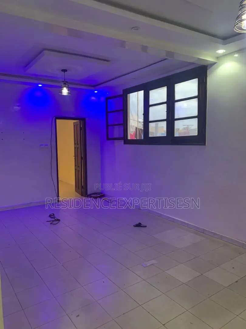 2chbre Appartement dans Ouakam à Louer