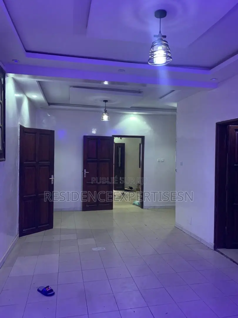 2chbre Appartement dans Ouakam à Louer