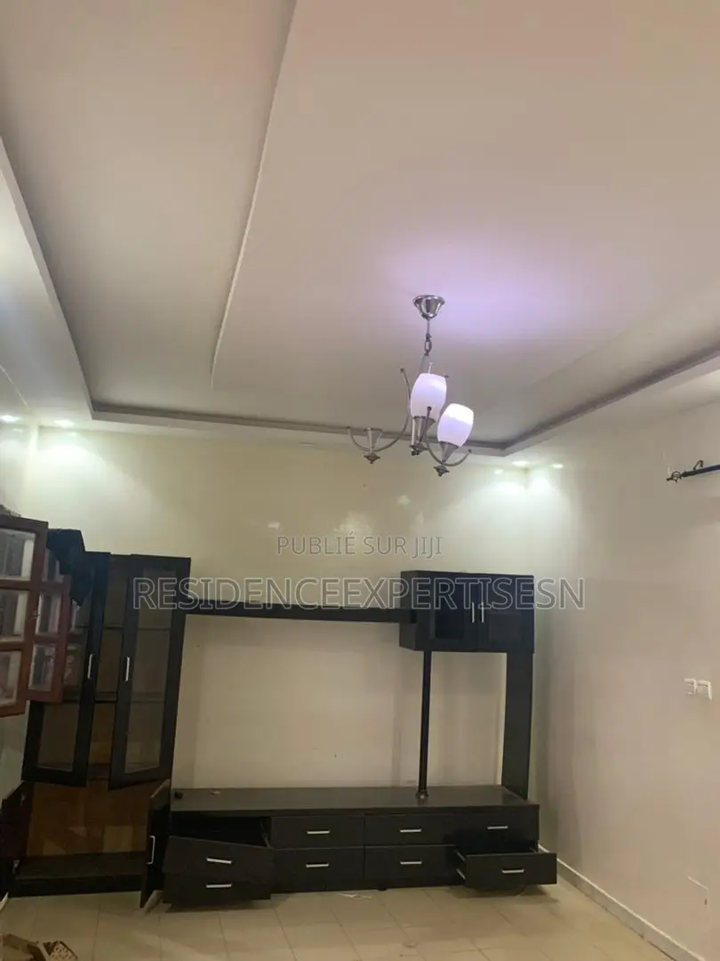 2chbre Appartement dans Ouakam à Louer