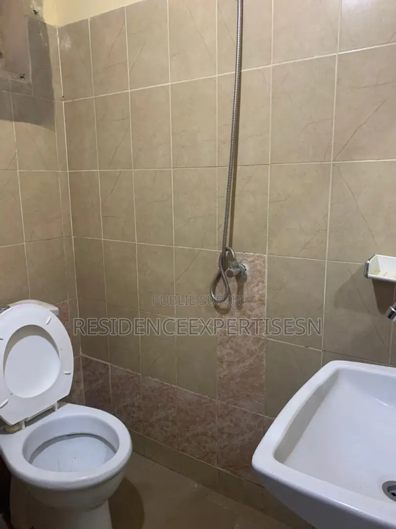 2chbre Appartement dans Ouakam à Louer