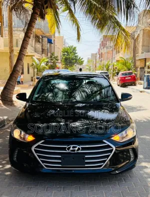 Photo - Hyundai Elantra Limited Sedan FWD (2.0L 4cyl 6A) 2017 Black