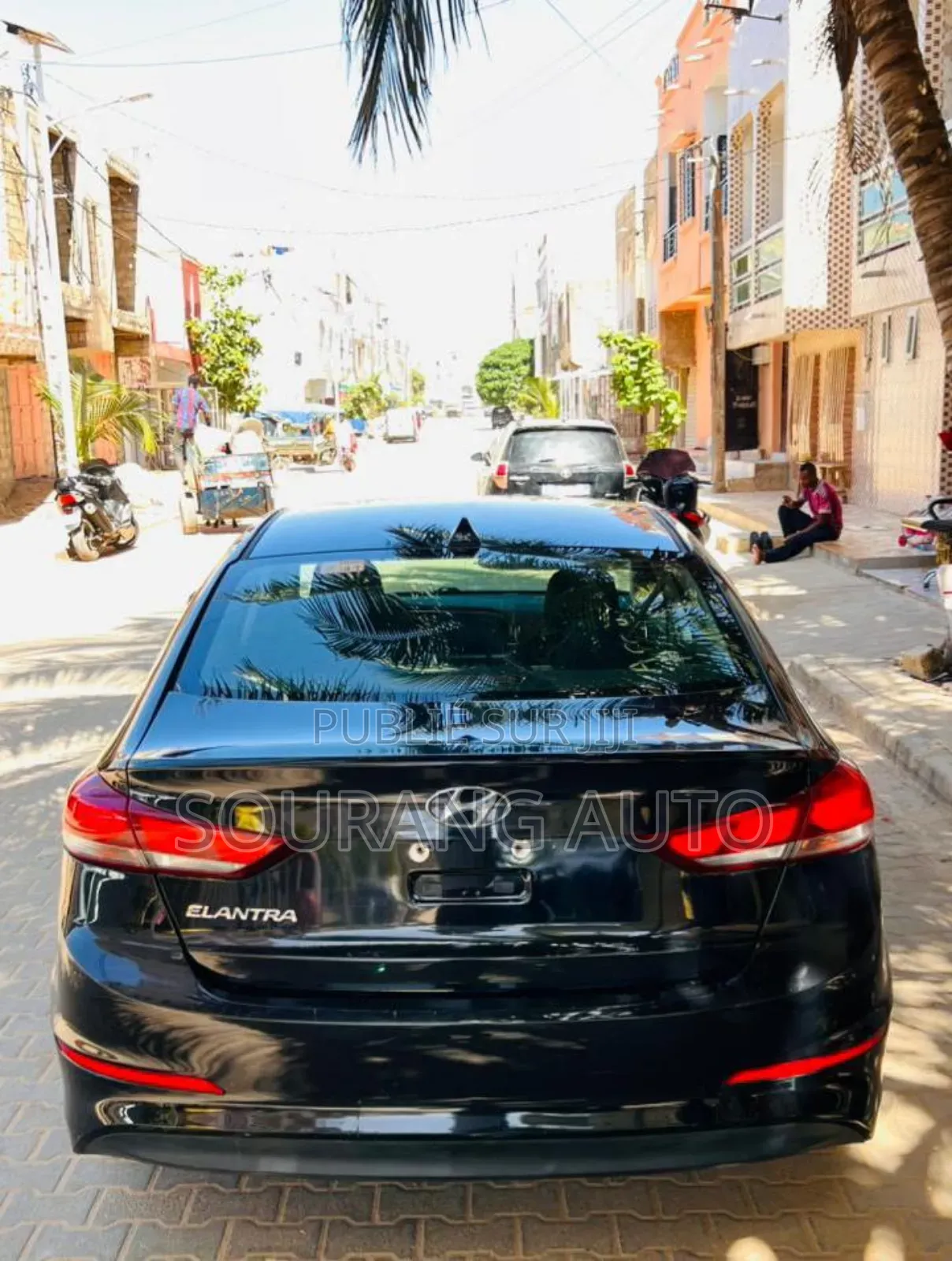 Hyundai Elantra Limited Sedan FWD (2.0L 4cyl 6A) 2017 Black