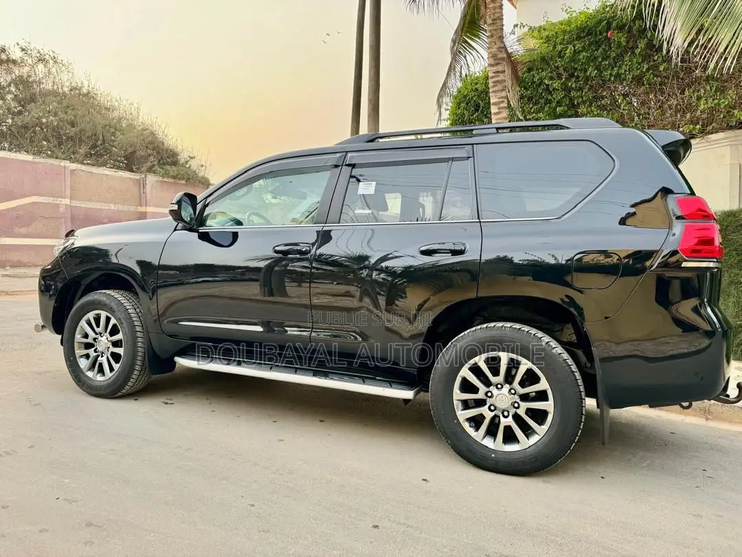 Toyota Land Cruiser Prado 2.7 2018 Noir Mat