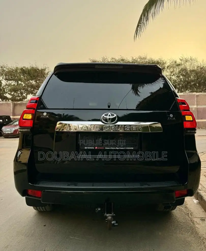 Toyota Land Cruiser Prado 2.7 2018 Noir Mat
