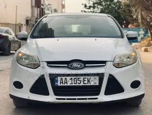 Ford Focus S Sedan FWD (2.0L 4cyl 5M) 2012 Blanc