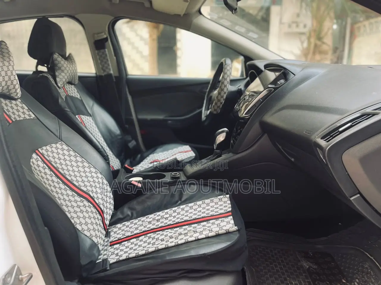 Ford Focus S Sedan FWD (2.0L 4cyl 5M) 2012 Blanc