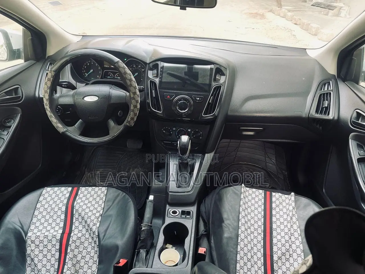 Ford Focus S Sedan FWD (2.0L 4cyl 5M) 2012 Blanc