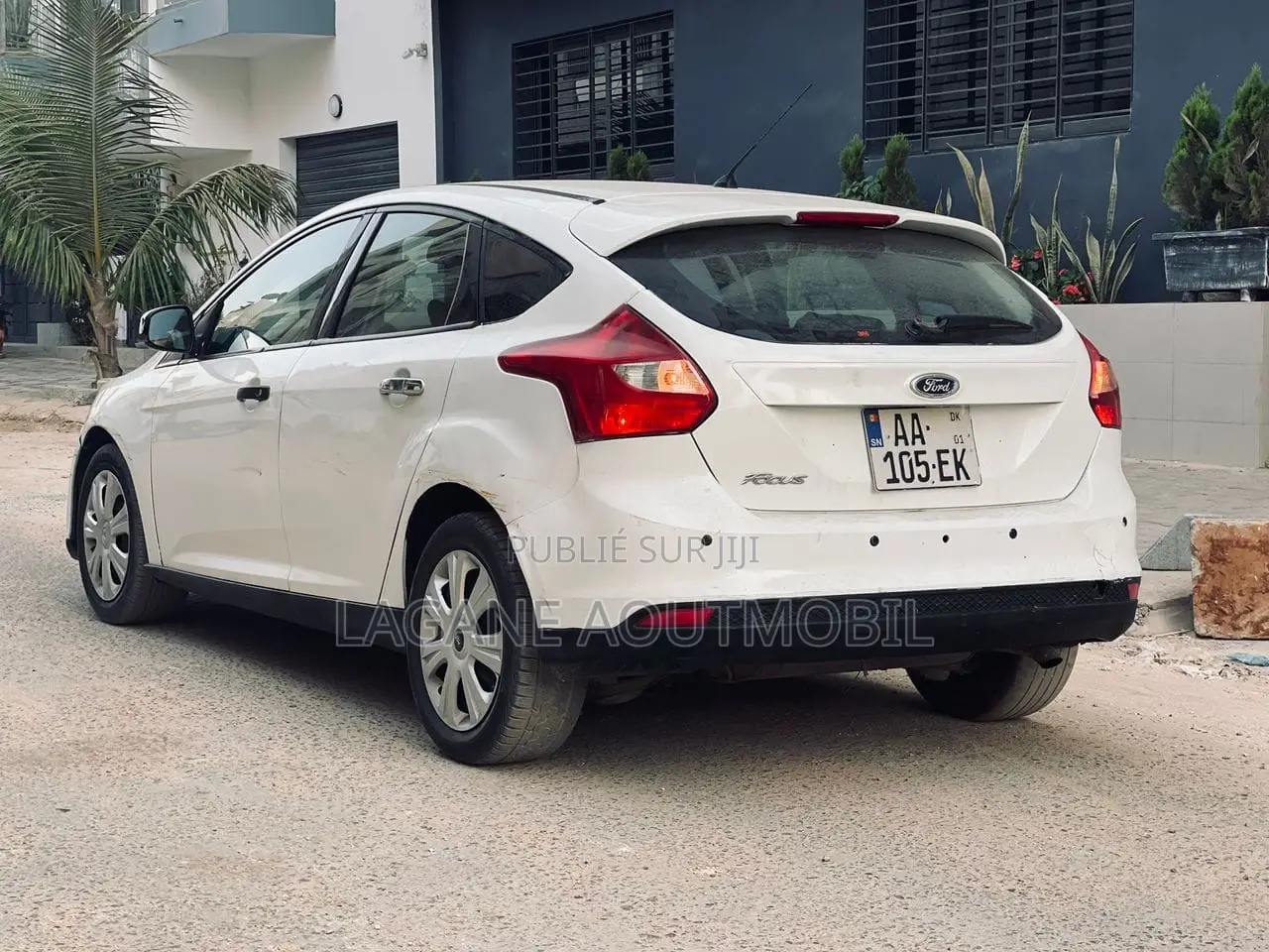 Ford Focus S Sedan FWD (2.0L 4cyl 5M) 2012 Blanc