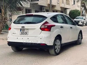 Ford Focus S Sedan FWD (2.0L 4cyl 5M) 2012 Blanc