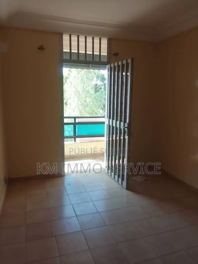 3chbre Appartement dans Mariste, Région de Dakar à Vendre