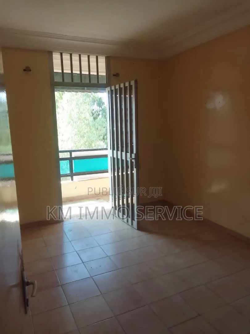 3chbre Appartement dans Mariste, Région de Dakar à Vendre