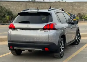 Peugeot 2008 2018 Argenté