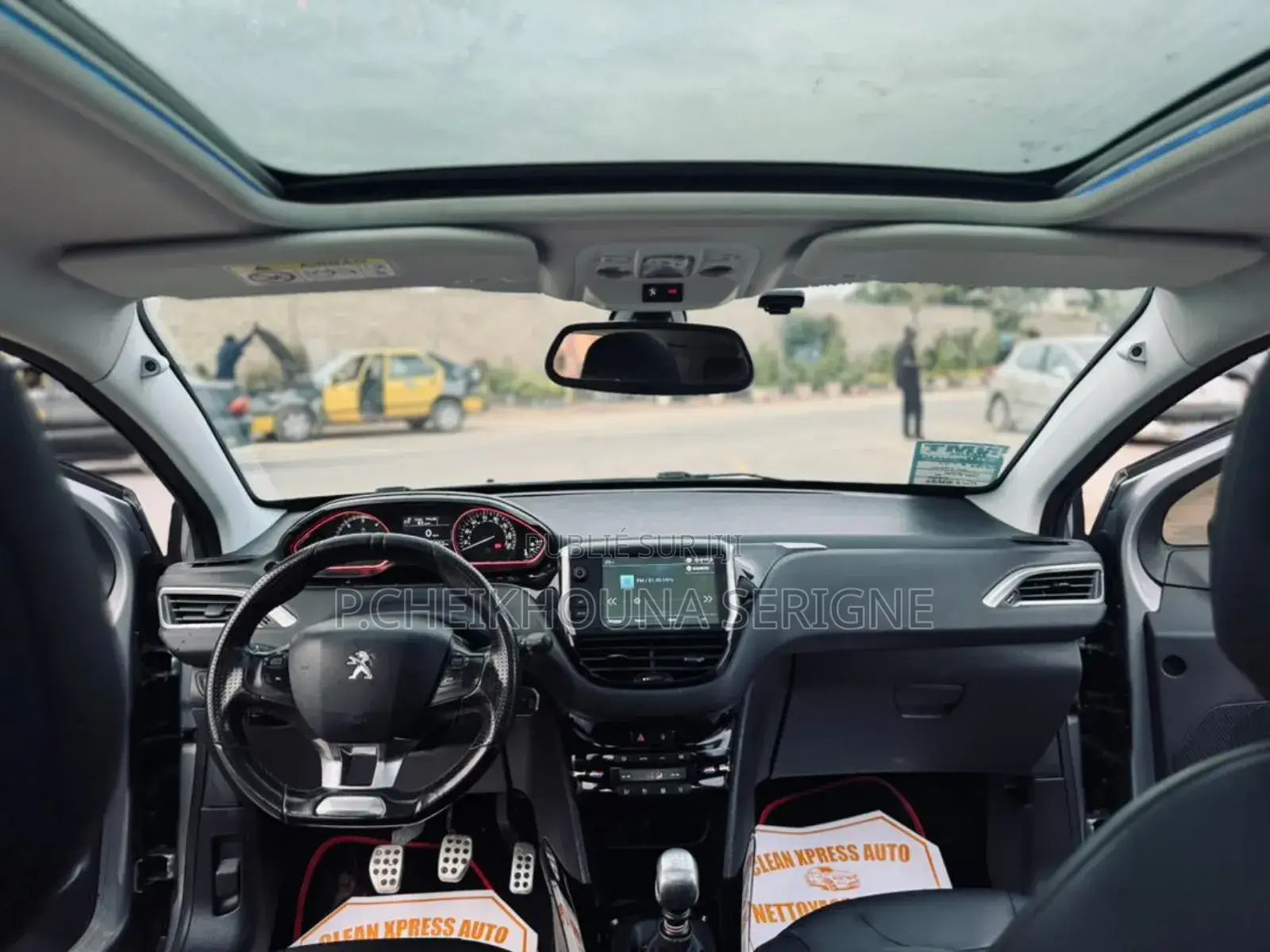 Peugeot 2008 2018 Argenté