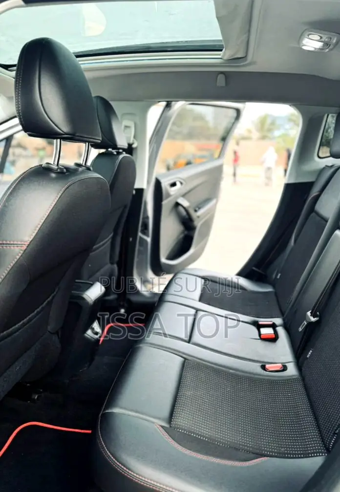 Peugeot 2008 2018 Gris