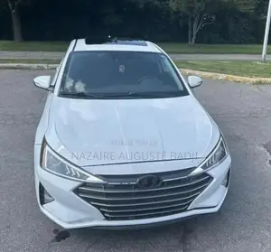 Photo - Hyundai Elantra 2019 Blanc