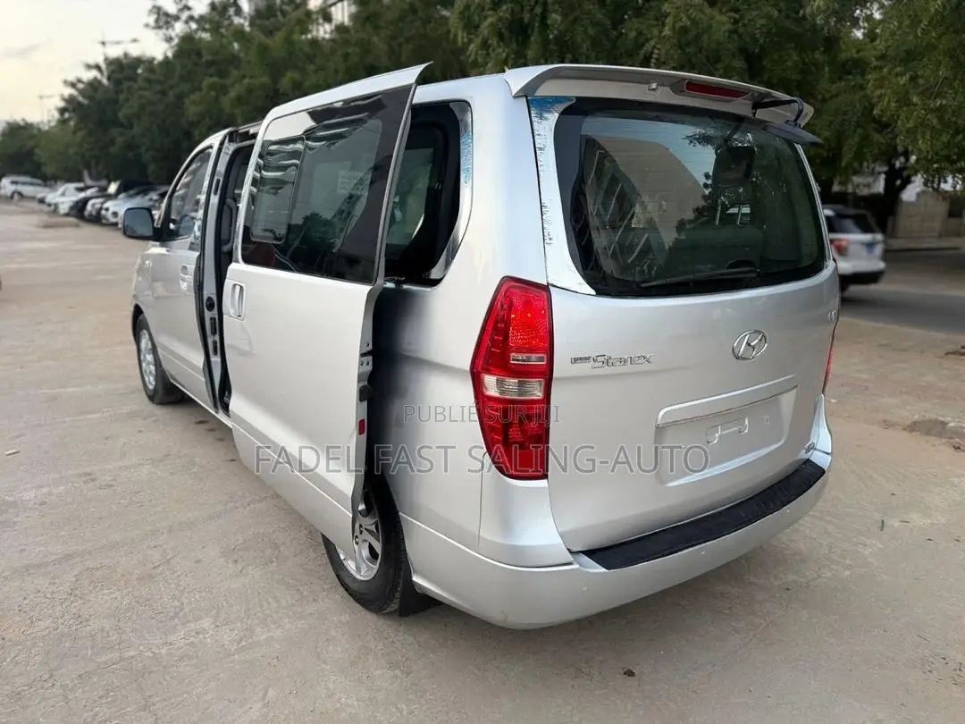 Hyundai Starex 2017 Gris