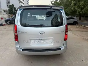 Hyundai Starex 2017 Gris