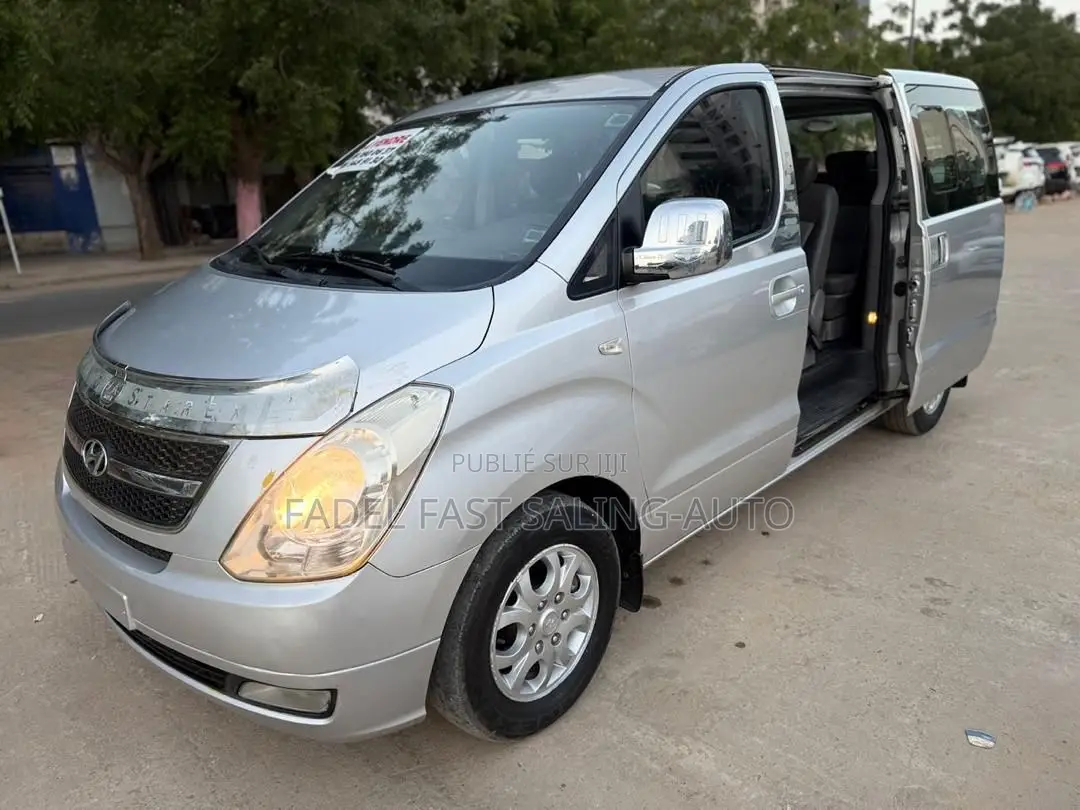 Hyundai Starex 2017 Gris