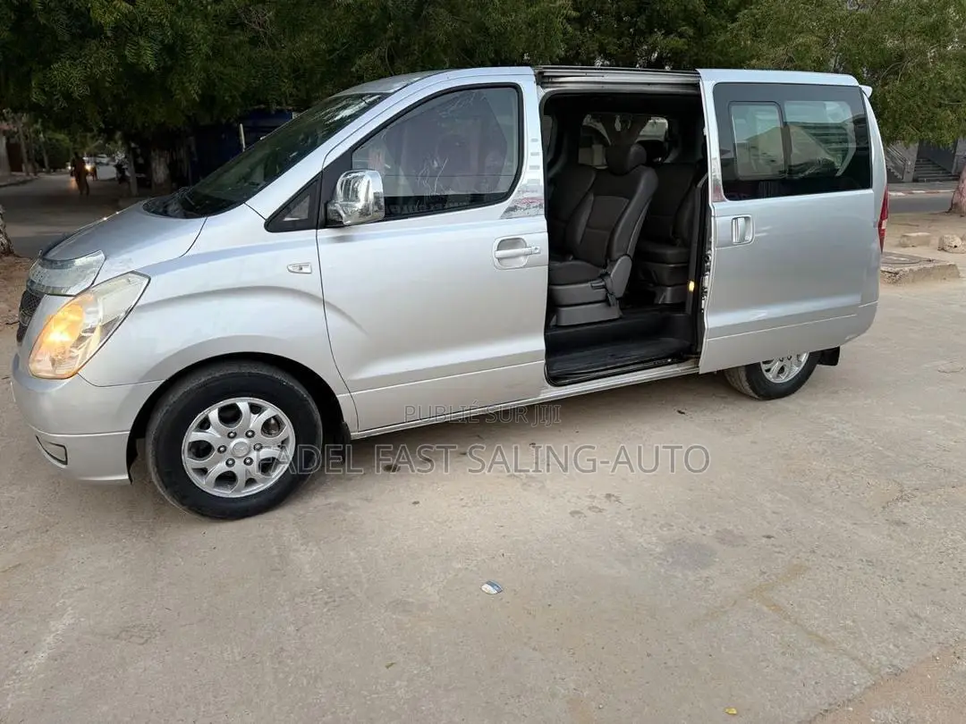 Hyundai Starex 2017 Gris