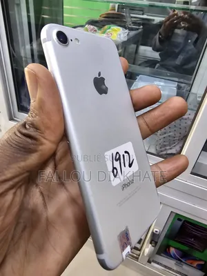 New Apple iPhone 7 32 GB Blanc